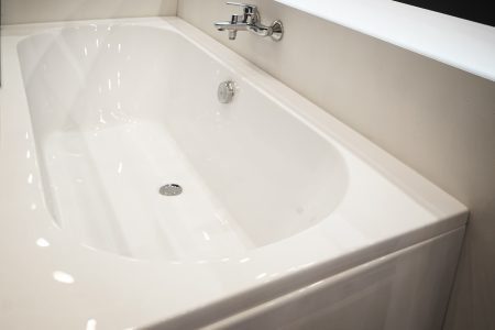 Modern new acrylic bathtub