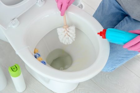 removing water stains from toilet