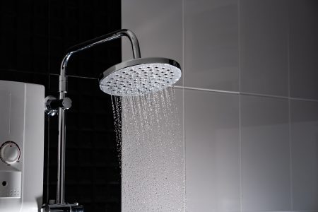 Shower head with extention arm