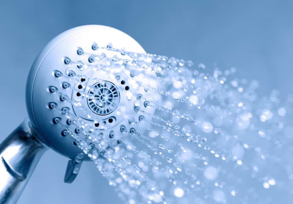 Shower with high-pressure flow