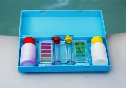A ph and chlorine water test kit
