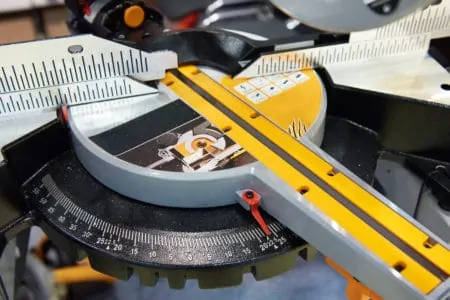 Difference between a sliding and non-sliding miter saw