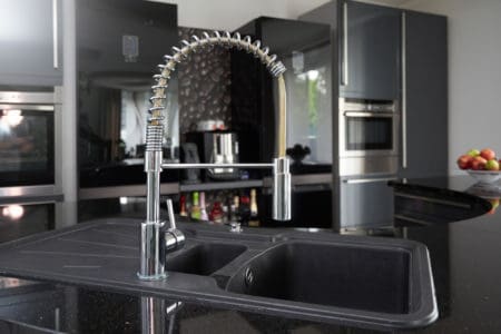 Black kitchen pull out spray faucet