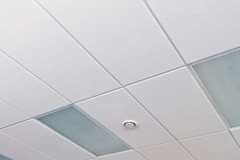 Office ceiling with air duck and lamps