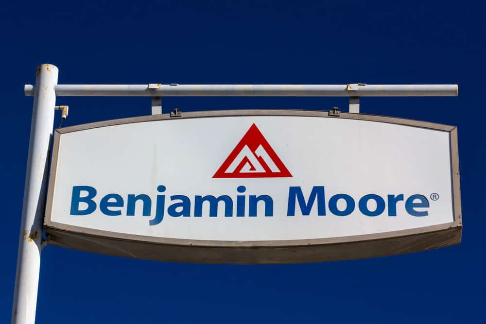 Benjamin moore paint store logo and sign