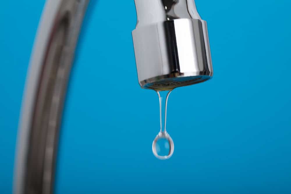 Leakage tap with dripping water